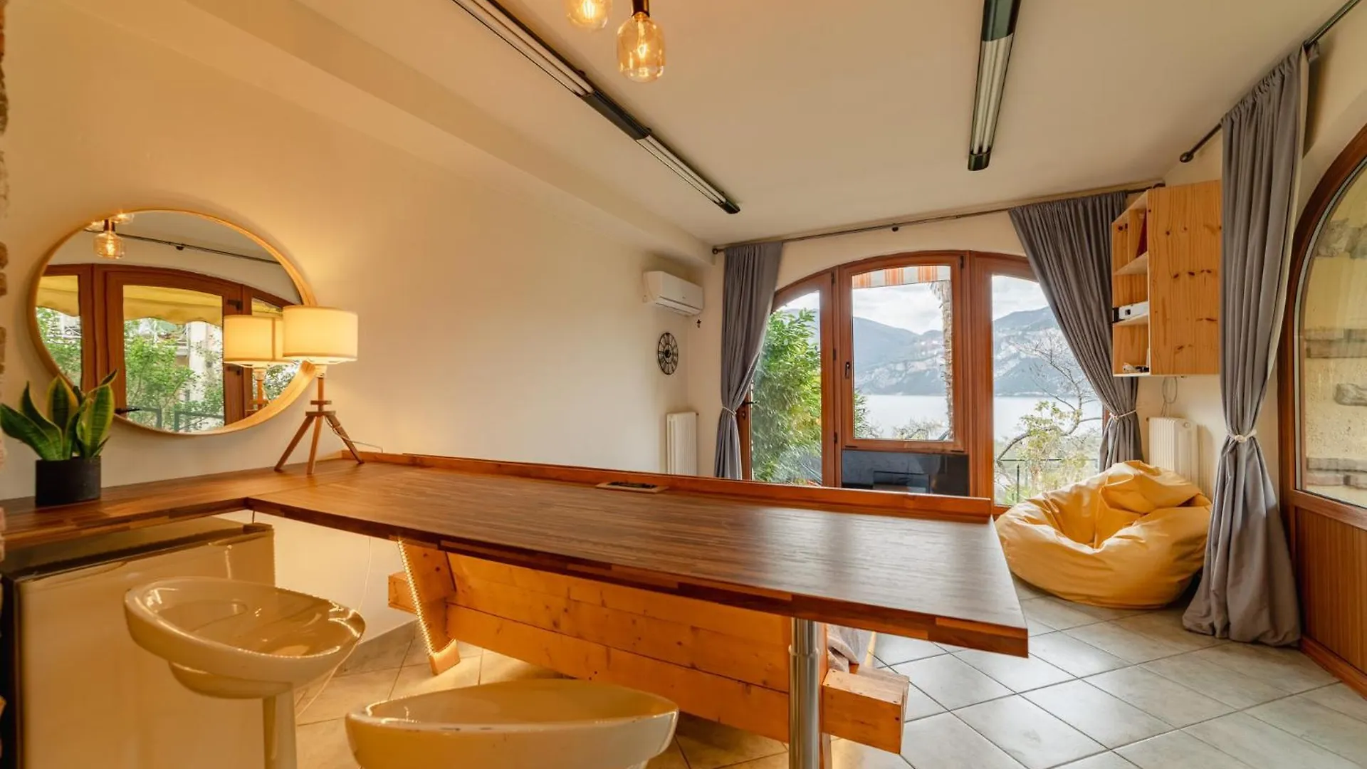Studio With Private Garden By Gardadoma Brenzone sul Garda