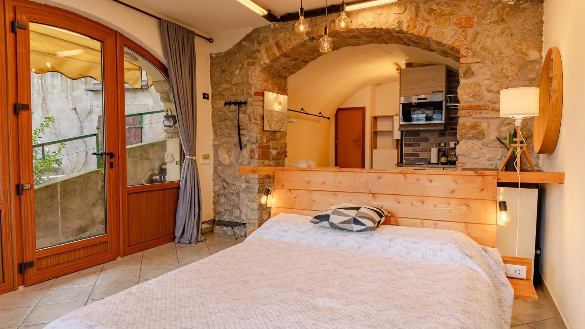 Studio With Private Garden By Gardadoma Brenzone sul Garda